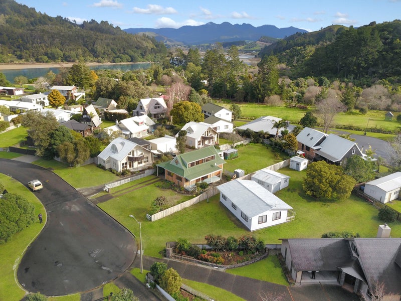 112 Brook Place, Whangamata - Carousel 2