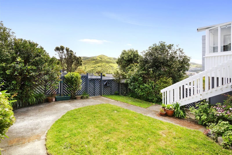 15 Cambrian Street, Churton Park, Wellington - Carousel 2