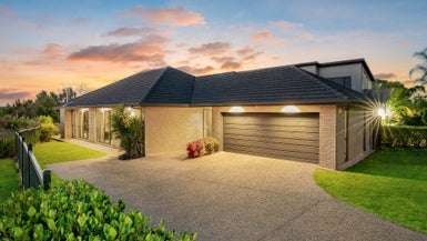2 Pescara Point, Karaka, Papakura - Carousel 1