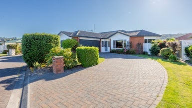 4 Ebury Mews, Taradale, Napier - Carousel 1