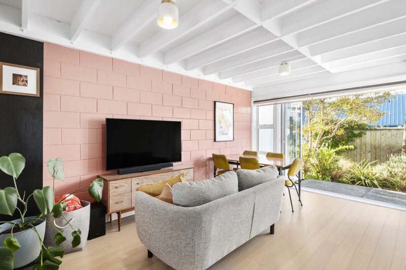 15/15 Mckinley Crescent, Brooklyn, Wellington - Carousel 1