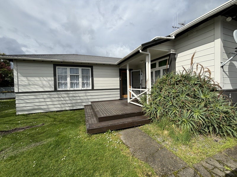 30 Lyndhurst Street, Takaro, Palmerston North - Carousel 1