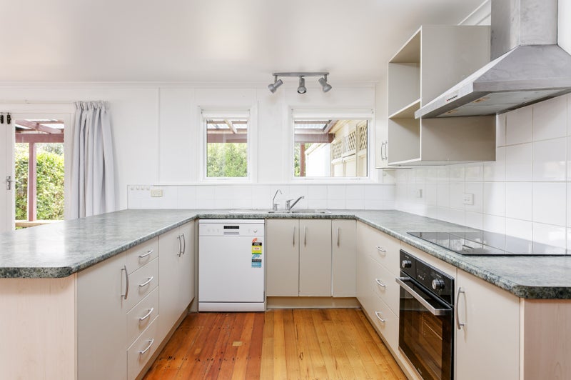 10 Domett Street, Whataupoko, Gisborne - Carousel 2