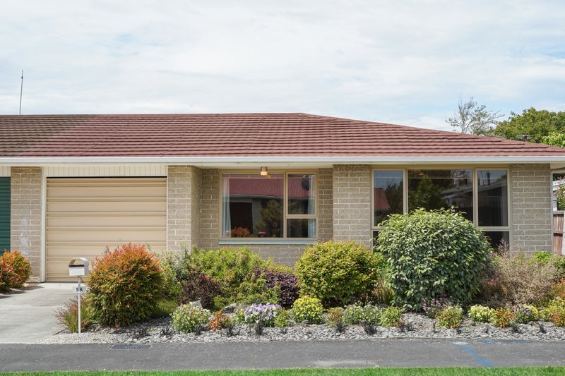 2/5 Player Place, Shirley, Christchurch - Carousel 1