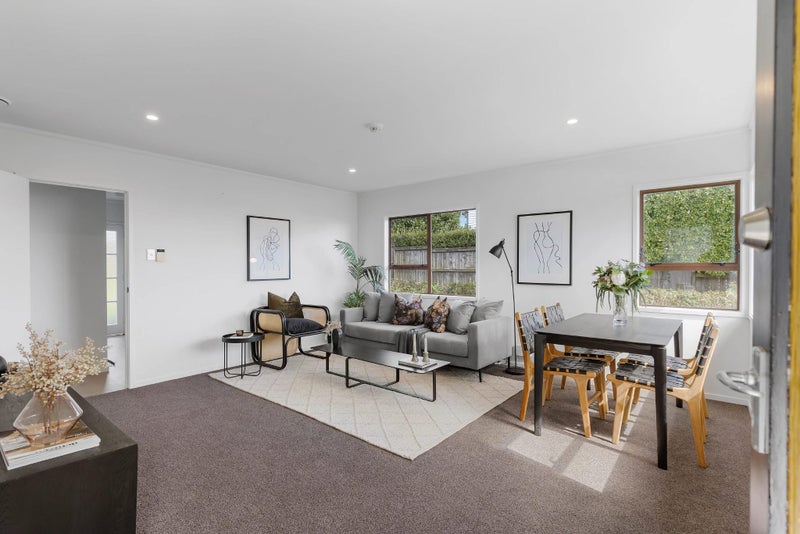 2/15 Seaview Terrace, Mount Albert, Auckland - Carousel 2