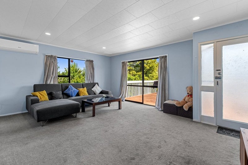 1/16 Cabello Place, Unsworth Heights, Auckland - Carousel 2