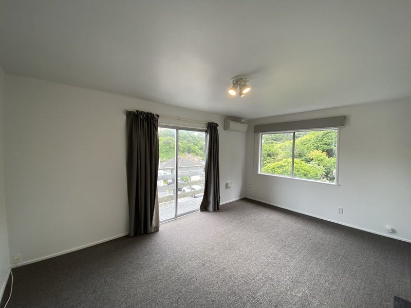 2/15 Wakely Road, Newlands, Wellington - Carousel 2