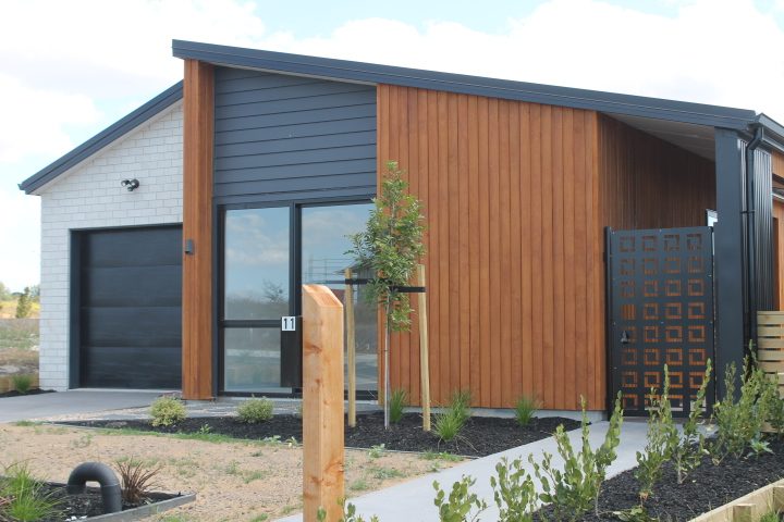 11 Whakapono Avenue, Baverstock, Hamilton - Carousel 1