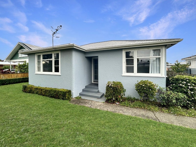19 College Street, Awapuni, Palmerston North - Carousel 1
