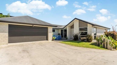 5 Greenvale Place, Welcome Bay, Tauranga - Carousel 1