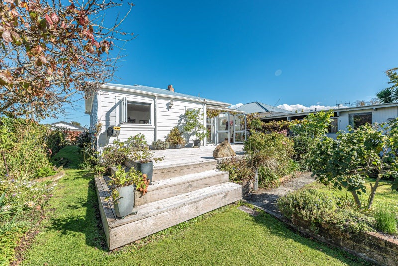 47 Young Street, Whanganui East, Whanganui - Carousel 2