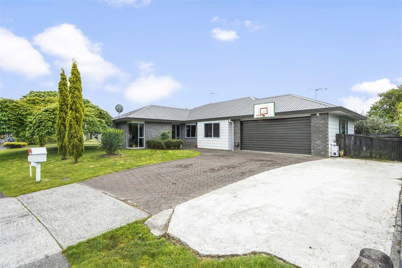 1 Caesar Roose Drive, Glenview, Hamilton - Carousel 22