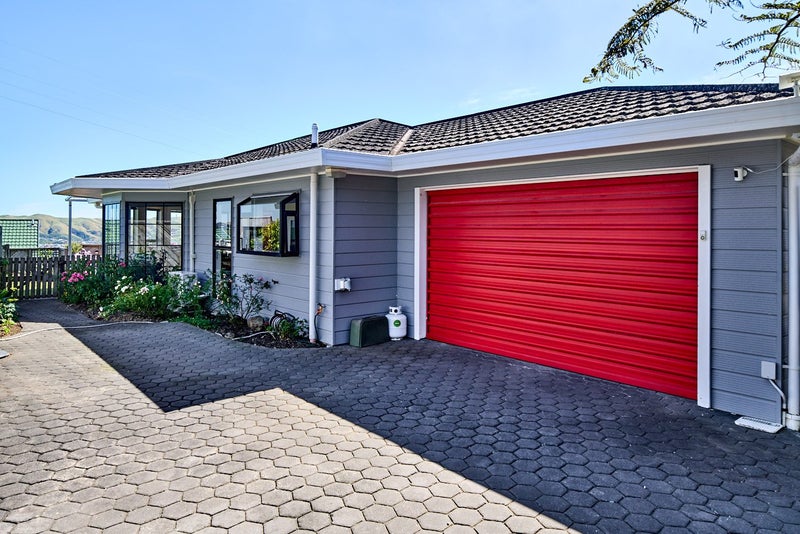 12B Kentwood Drive, Woodridge, Wellington - Carousel 1