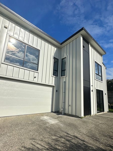 12B Bluefin Way, West Harbour, Auckland - Carousel 1