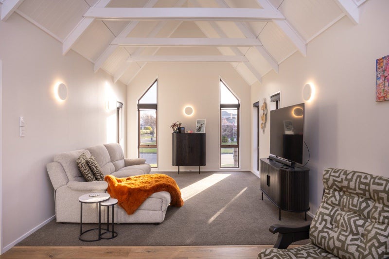 6 Kentucky Way, Awapuni, Palmerston North - Carousel 2