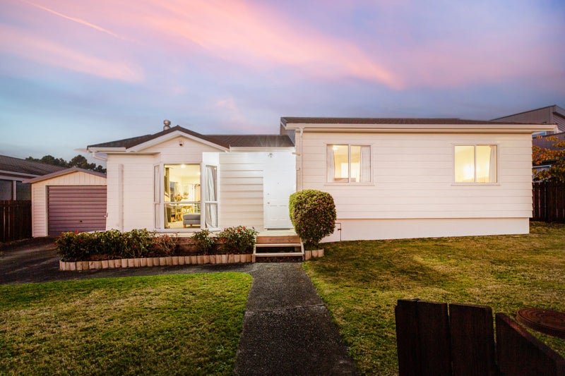 28 Doncaster Terrace, Ascot Park, Porirua - Carousel 2