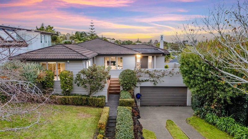 176 Bleakhouse Road, Mellons Bay, Auckland - Carousel 1