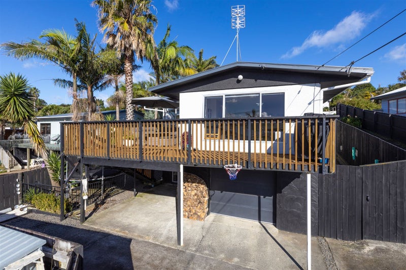 43 Pohutukawa Avenue, Red Beach, Whangaparāoa - Carousel 1
