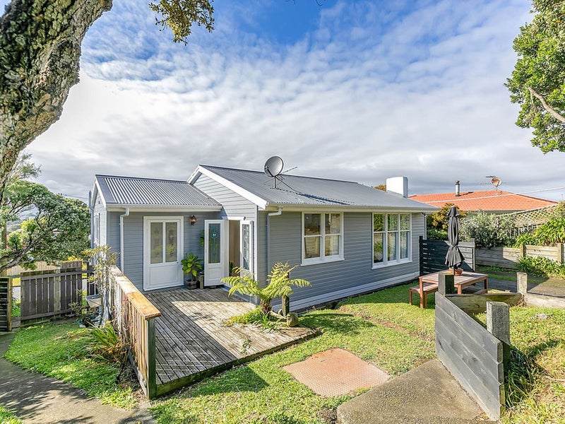 3 Tuki Street, Titahi Bay, Porirua - Carousel 1