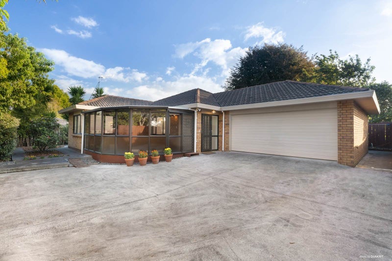 16B Callis Avenue, Opaheke, Papakura - Carousel 1