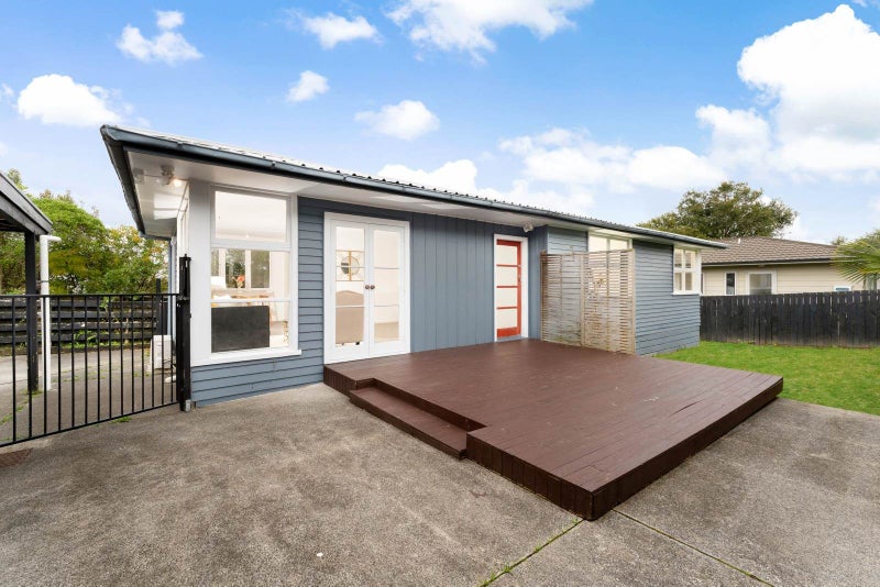 2/20 Crosby Road, West Harbour, Auckland - Carousel 1
