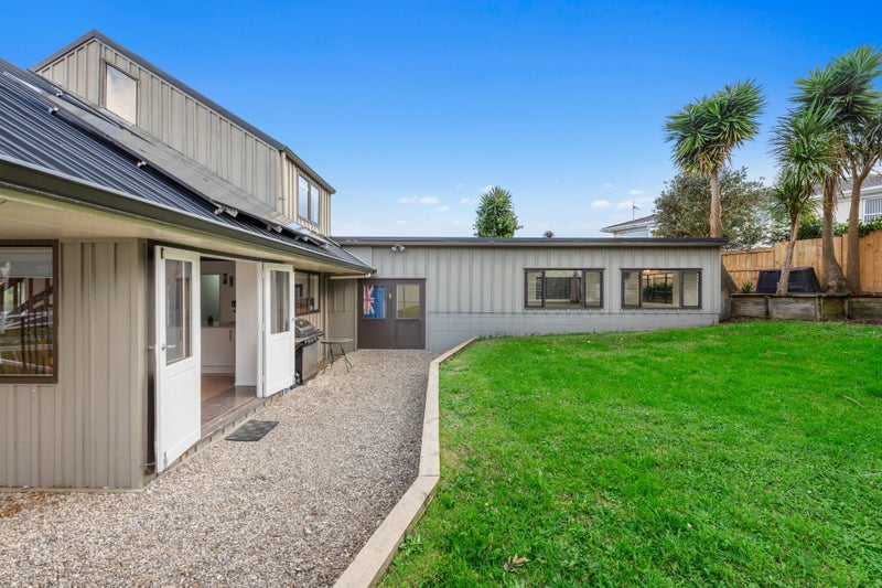 10 Eugenia Rise, Totara Heights, Auckland - Carousel 2