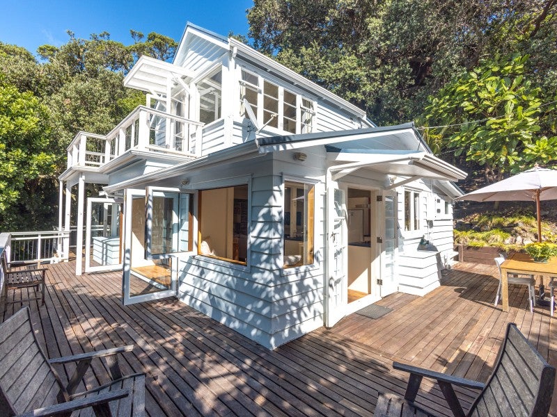 18 Pah Road, Onetangi, Waiheke Island - Carousel 1