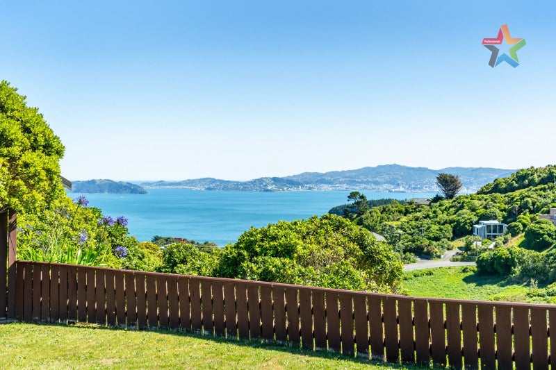 11 Jasmine Grove, Maungaraki, Lower Hutt - Carousel 2