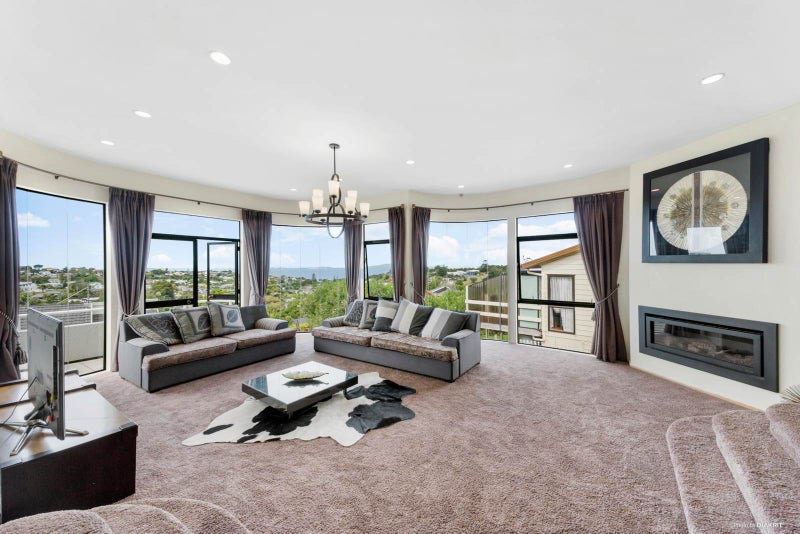 16 Calypso Place, Rothesay Bay, Auckland - Carousel 1