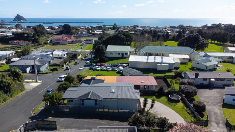 51 Calvert Road, Lynmouth, New Plymouth - Carousel 26