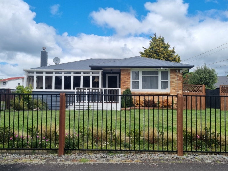 69 Bruce Avenue, Glenview, Hamilton - Carousel 1