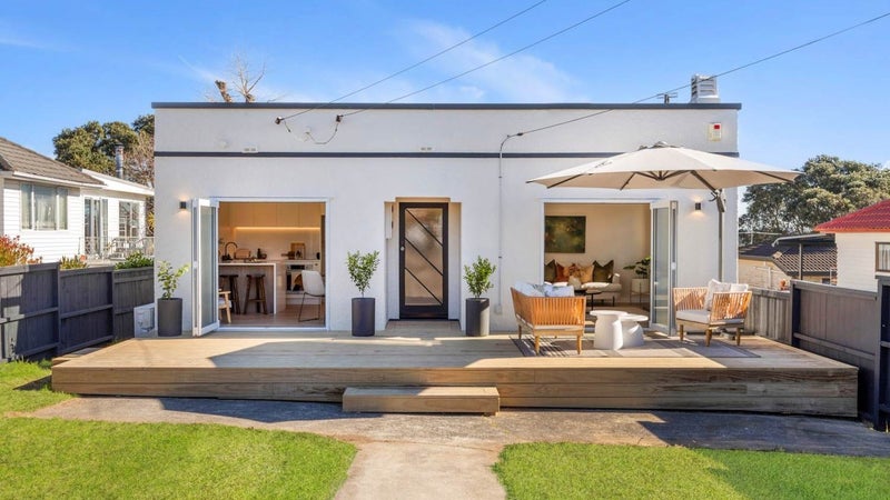 81 Oakdale Road, Mount Roskill, Auckland - Carousel 1