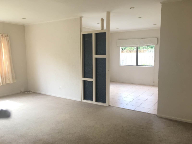 49 Gills Road, Bucklands Beach, Auckland - Carousel 2