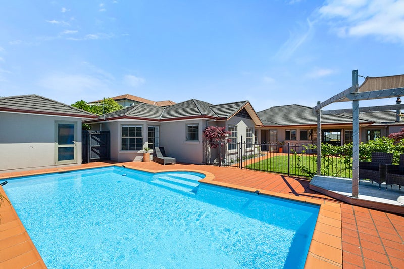 11 Shelter Grove, Frankleigh Park, New Plymouth - Carousel 1