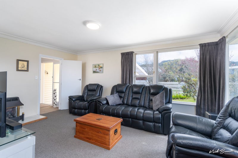 17 Ruru Crescent, Heretaunga, Upper Hutt - Carousel 2