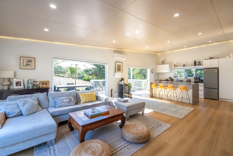 52 Calais Terrace, Ostend, Waiheke Island - Carousel 1