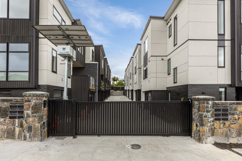 677B Sandringham Road, Sandringham, Auckland - Carousel 1