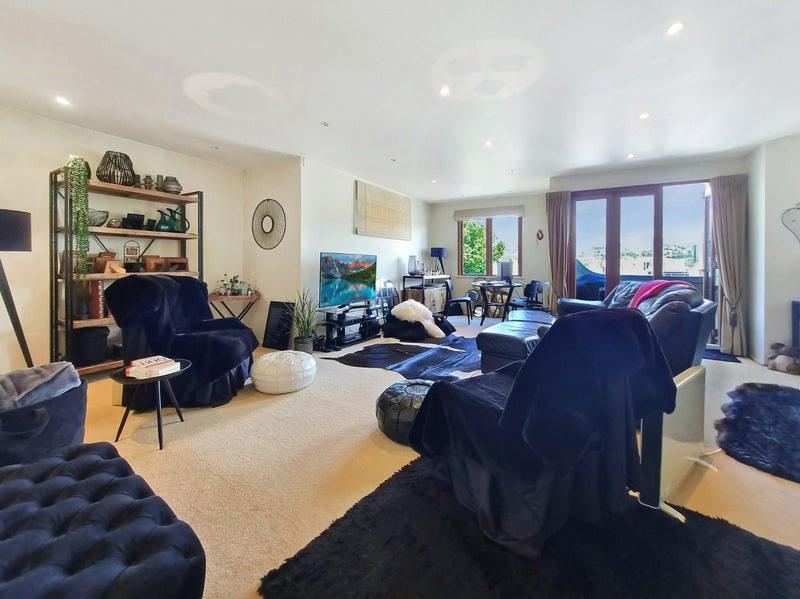 7G Austin Street, Mount Victoria, Wellington - Carousel 2