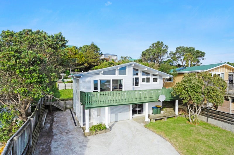 22 Rothwell Street, Titahi Bay, Porirua - Carousel 1