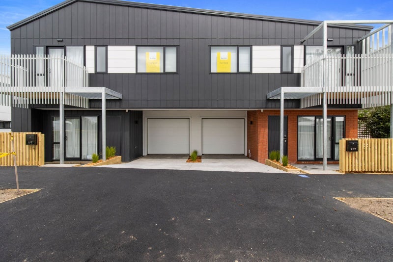 1/7 Dyer Street, Whitiora, Hamilton - Carousel 1