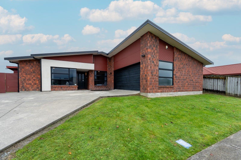 21 Brooklyn Heights Drive, Kelvin Grove, Palmerston North - Carousel 1