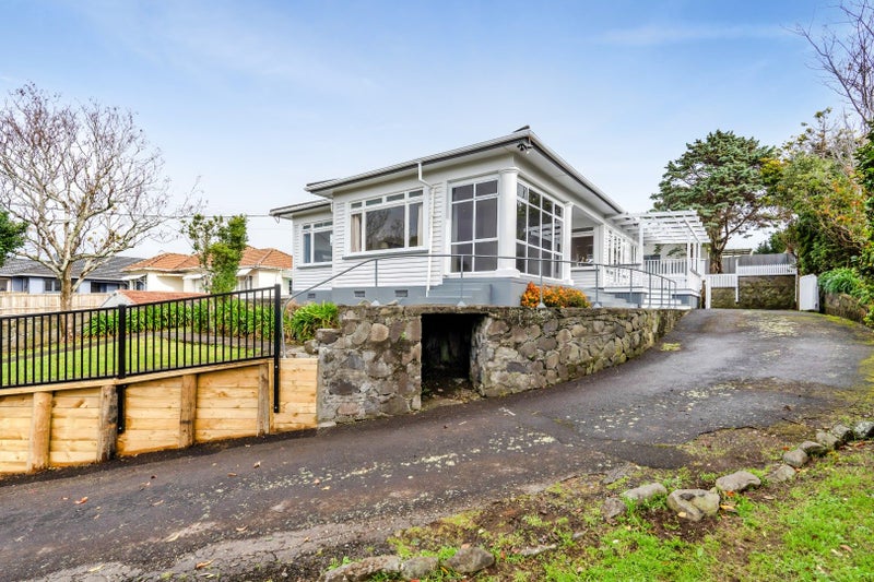 106 Seaview Road, Westown, New Plymouth - Carousel 24