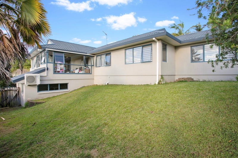 16 De Havilland Drive, Goodwood Heights, Auckland - Carousel 2