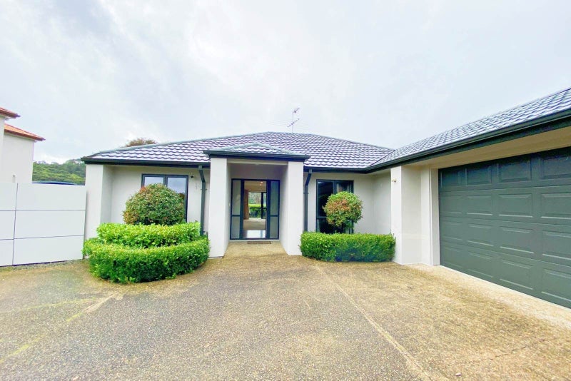 4 William Gamble Drive, Greenhithe, Auckland - Carousel 1