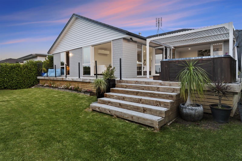 89 Mortlake Heights, Pyes Pa, Tauranga - Carousel 1