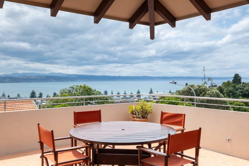 25B George Street, Hospital Hill, Napier - Carousel 1