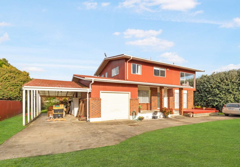 17 Aranui Avenue, Waitārere Beach, Levin - Carousel 1