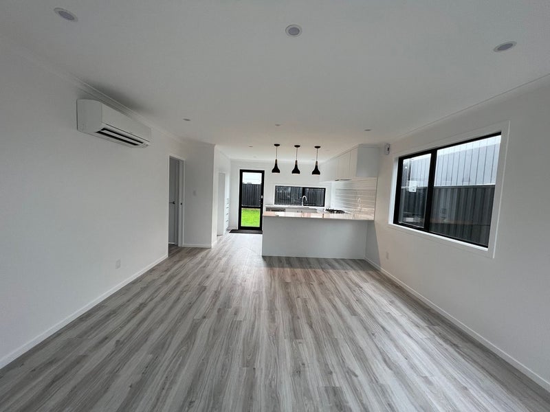 17 Castletown Street, Wallaceville, Upper Hutt - Carousel 2