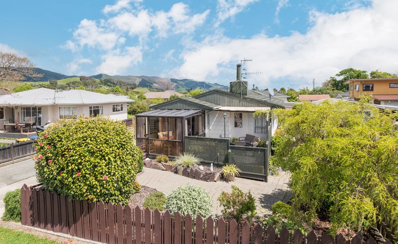 2/2 Tainui Street, Stoke, Nelson - Carousel 1