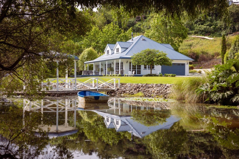 14 Grasmere Way, Bethlehem, Tauranga - Carousel 1